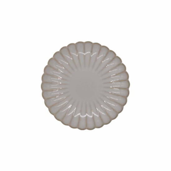 Bone-colored petal-rim dessert plate with radiating ridges and a smooth center, small round plate on a white background