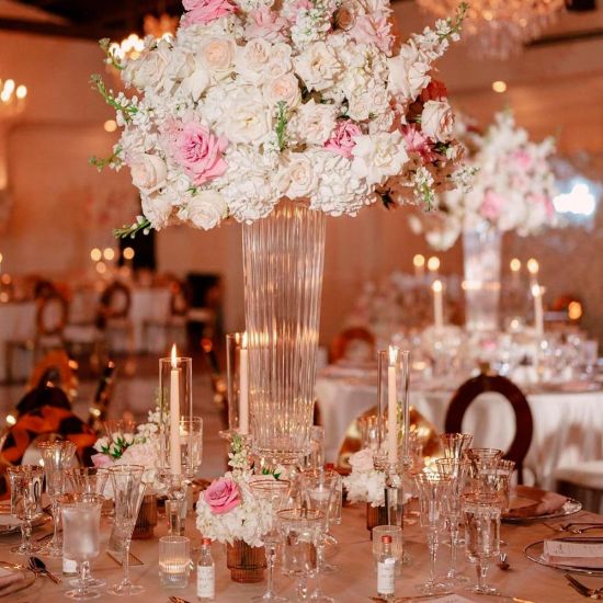 Marie clear champagne flute with thin gold rim and classic stem, elegant event glassware for weddings and toasts, supplied in a rack of 25.